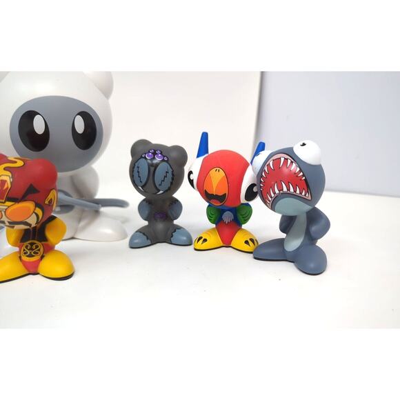 U.B. Funkeys V.2 Disc w/ 7 U.B. Funkeys figures + Stand fast shipping stand - Picture 4 of 5